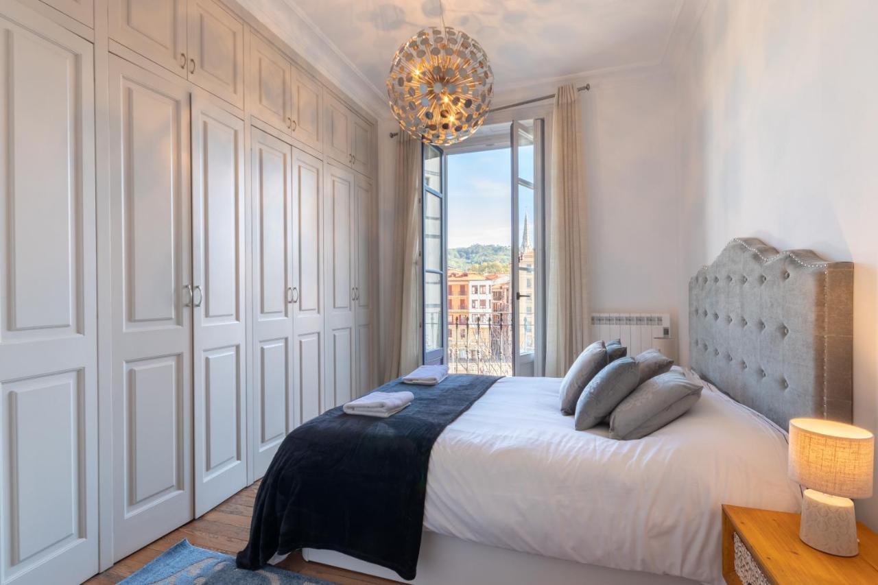 Confort Y Diseno Con Vistas Al Casco Viejo Bilbao Kültér fotó